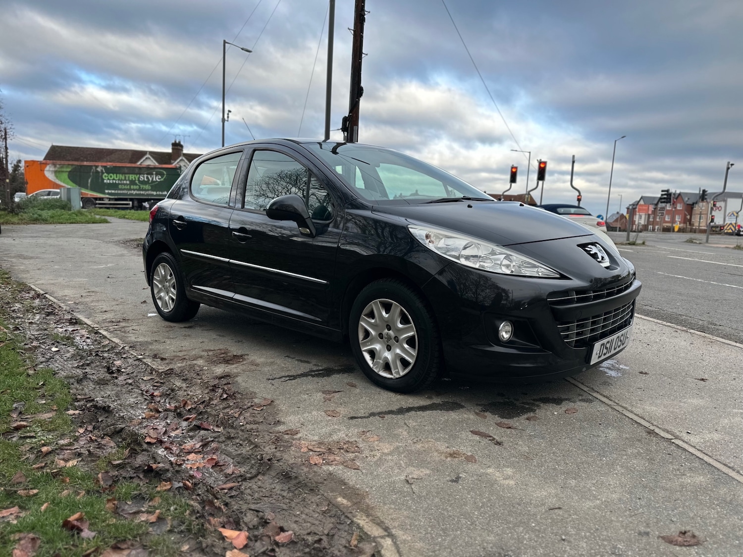 Used Peugeot 207 2011 for sale - 76638992: Photo 2