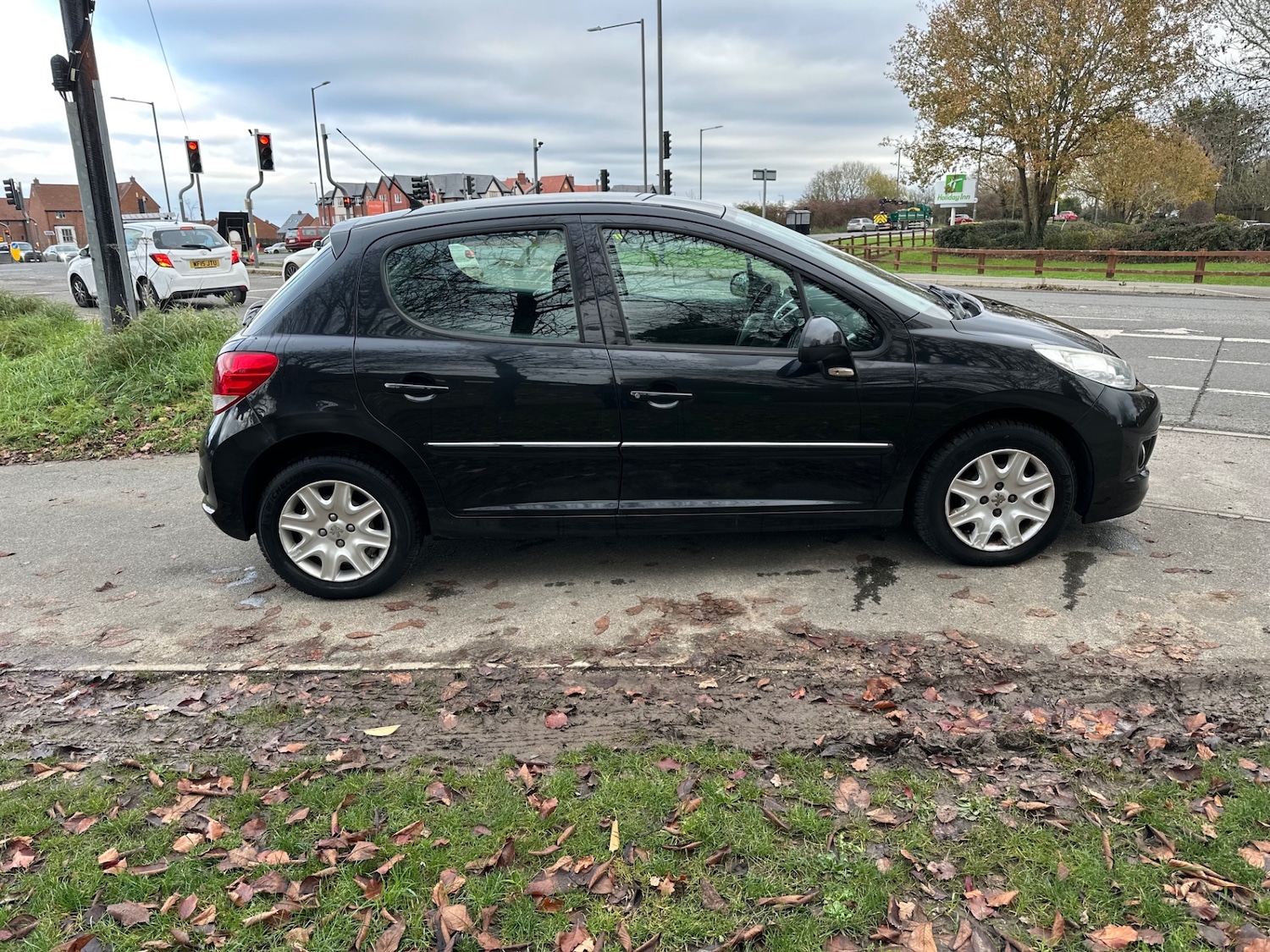 Used Peugeot 207 2011 for sale - 76638992: Photo 5