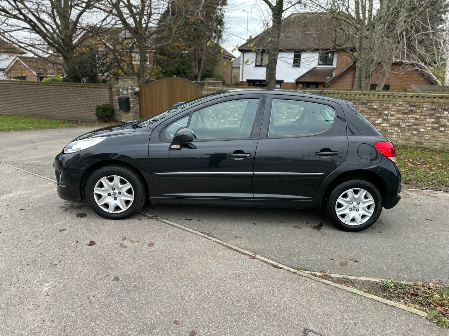 Used Peugeot 207 2011 for sale - 76638992: Photo 8