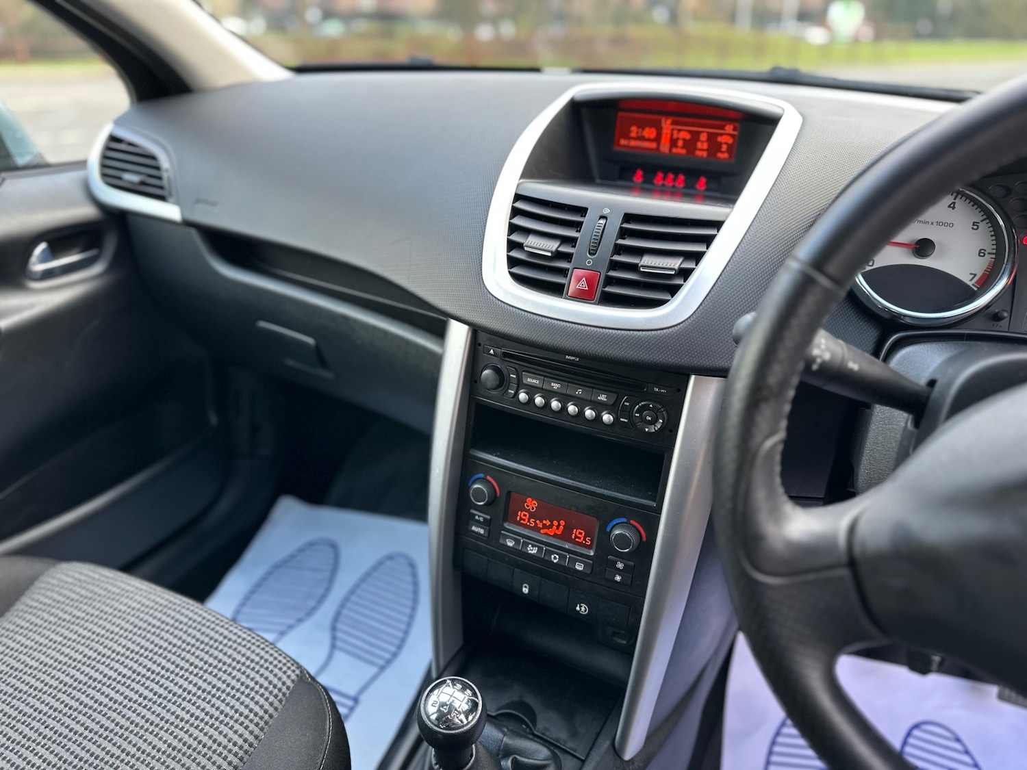 Used Peugeot 207 2009 for sale - 76640077: Photo 23