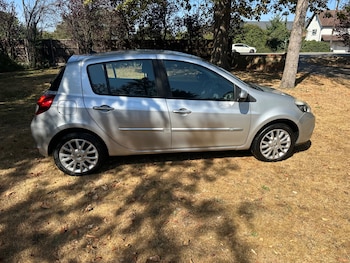 Used Renault Clio 2011 for sale - 79491429: Photo