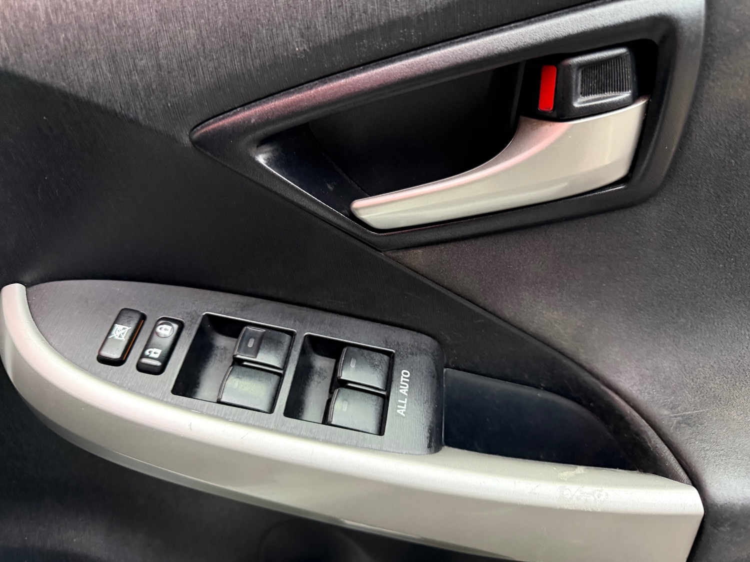 Used Toyota Prius 2017 for sale - 77618328: Photo 17