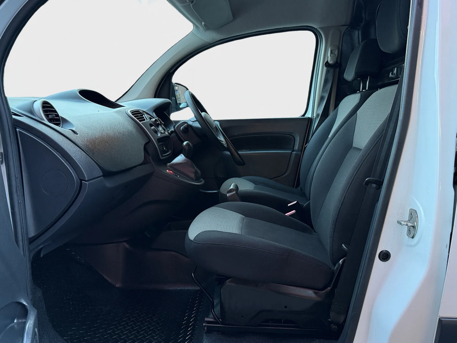 Used Renault Kangoo 2019 for sale - 76984260: Photo 26