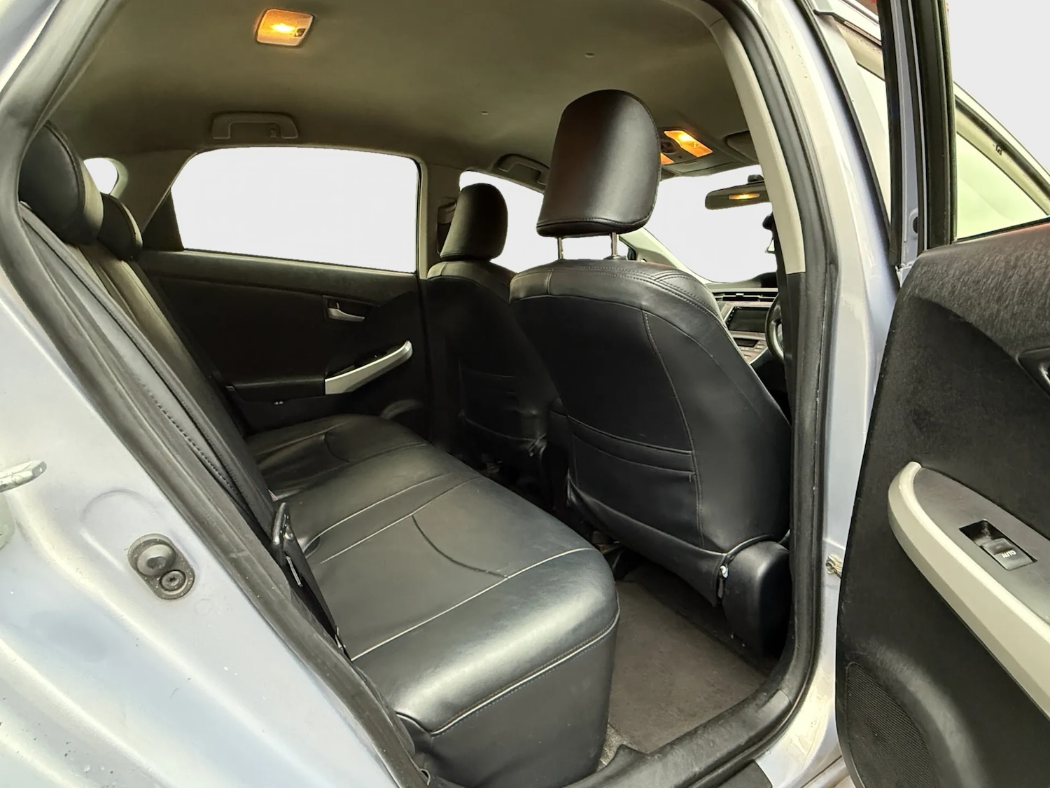 Used Toyota Prius 2018 for sale - 77048568: Photo 13