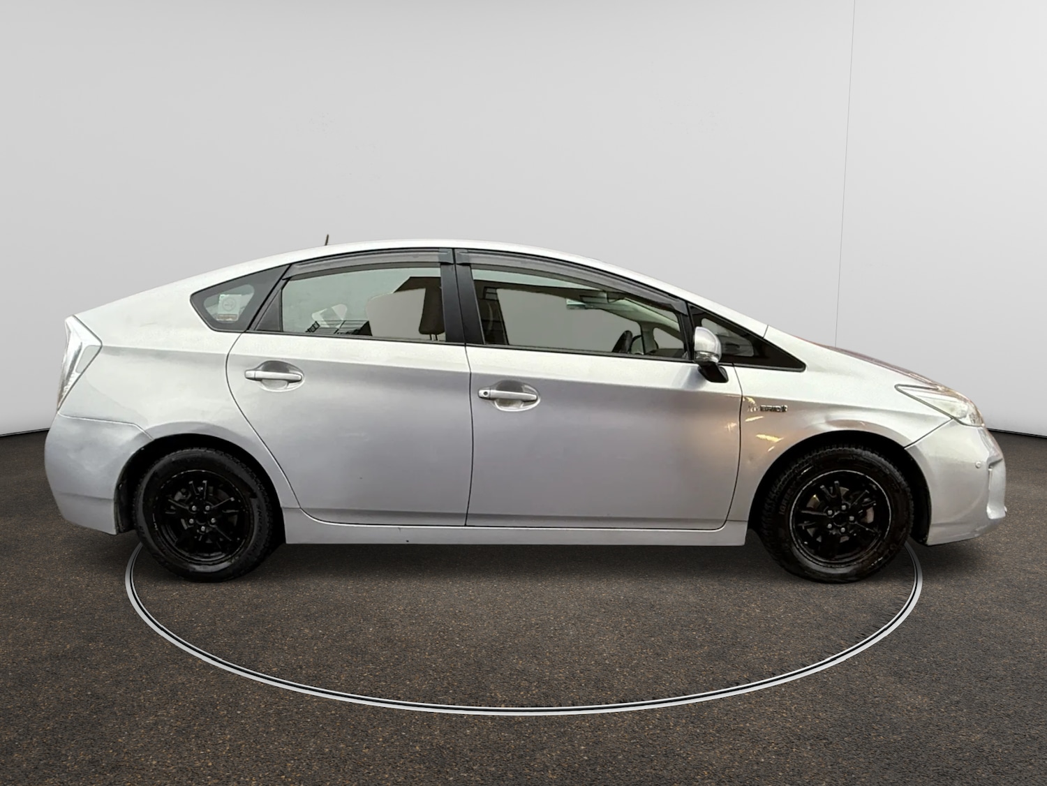 Used Toyota Prius 2018 for sale - 77048568: Photo 2