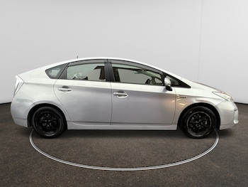 Used Toyota Prius undefined for sale - 77048568: Photo
