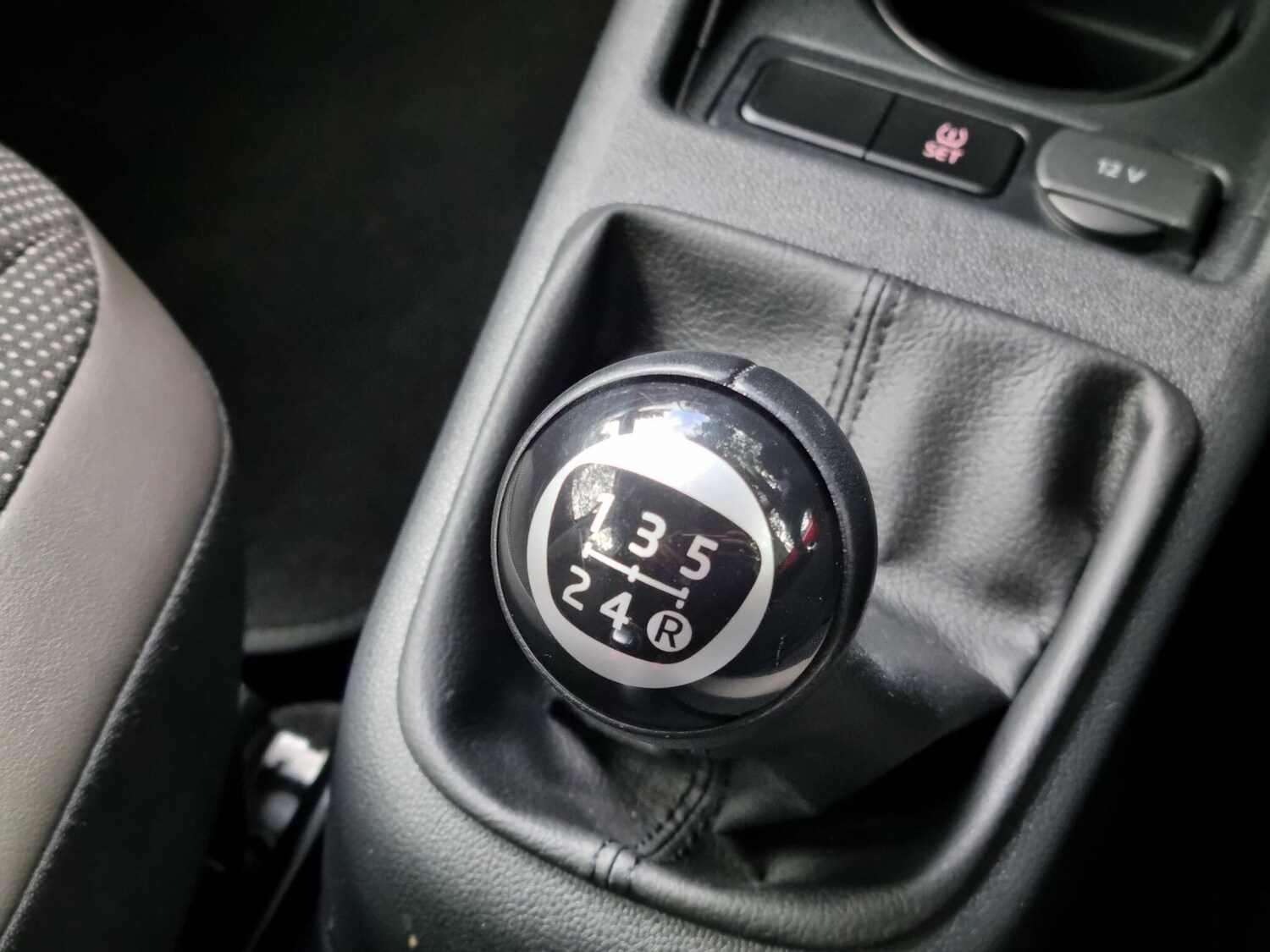 Used Volkswagen up! 2016 for sale - 77193207: Photo 41