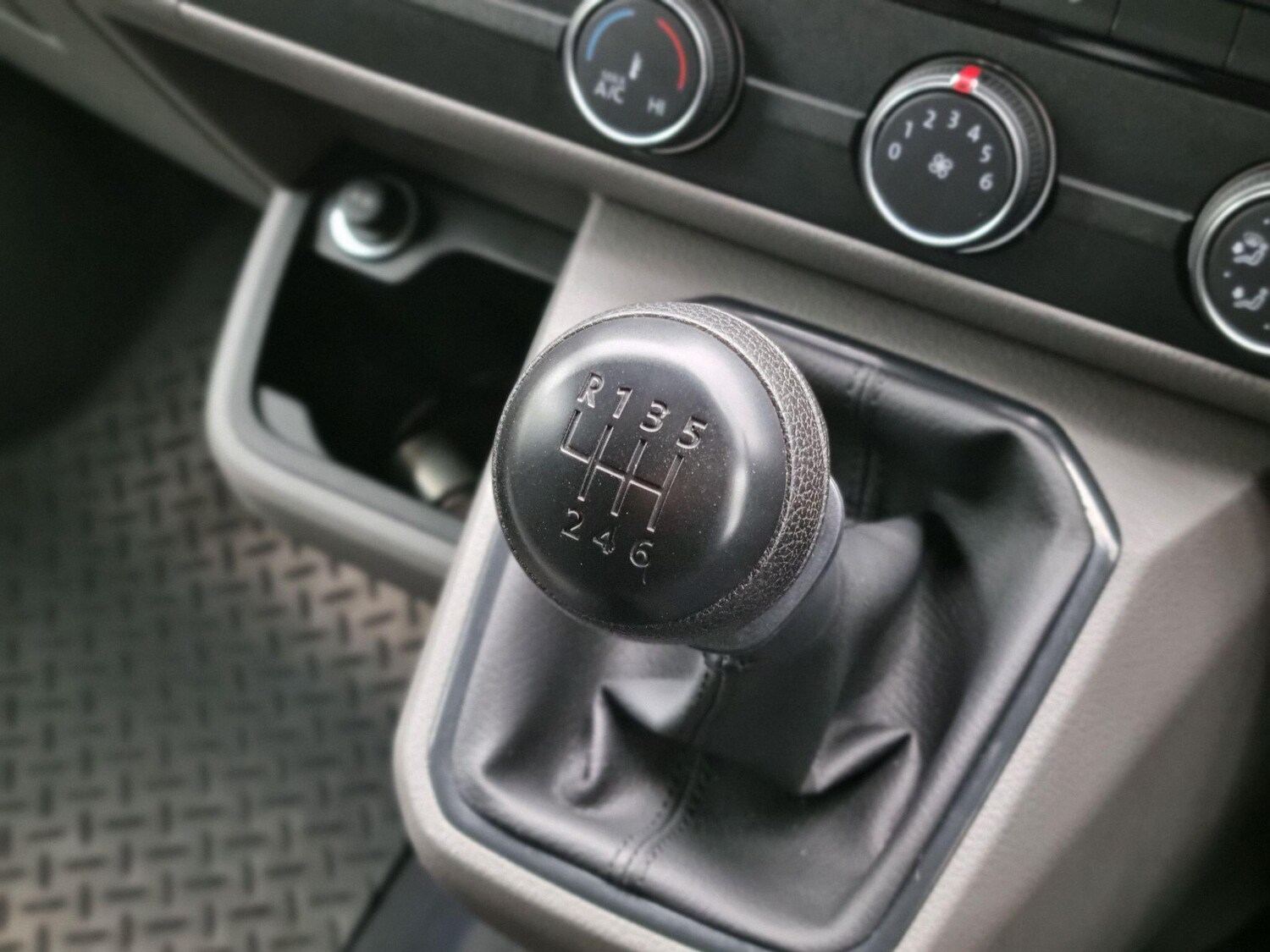 Used Volkswagen Transporter 2024 for sale - 77612696: Photo 45