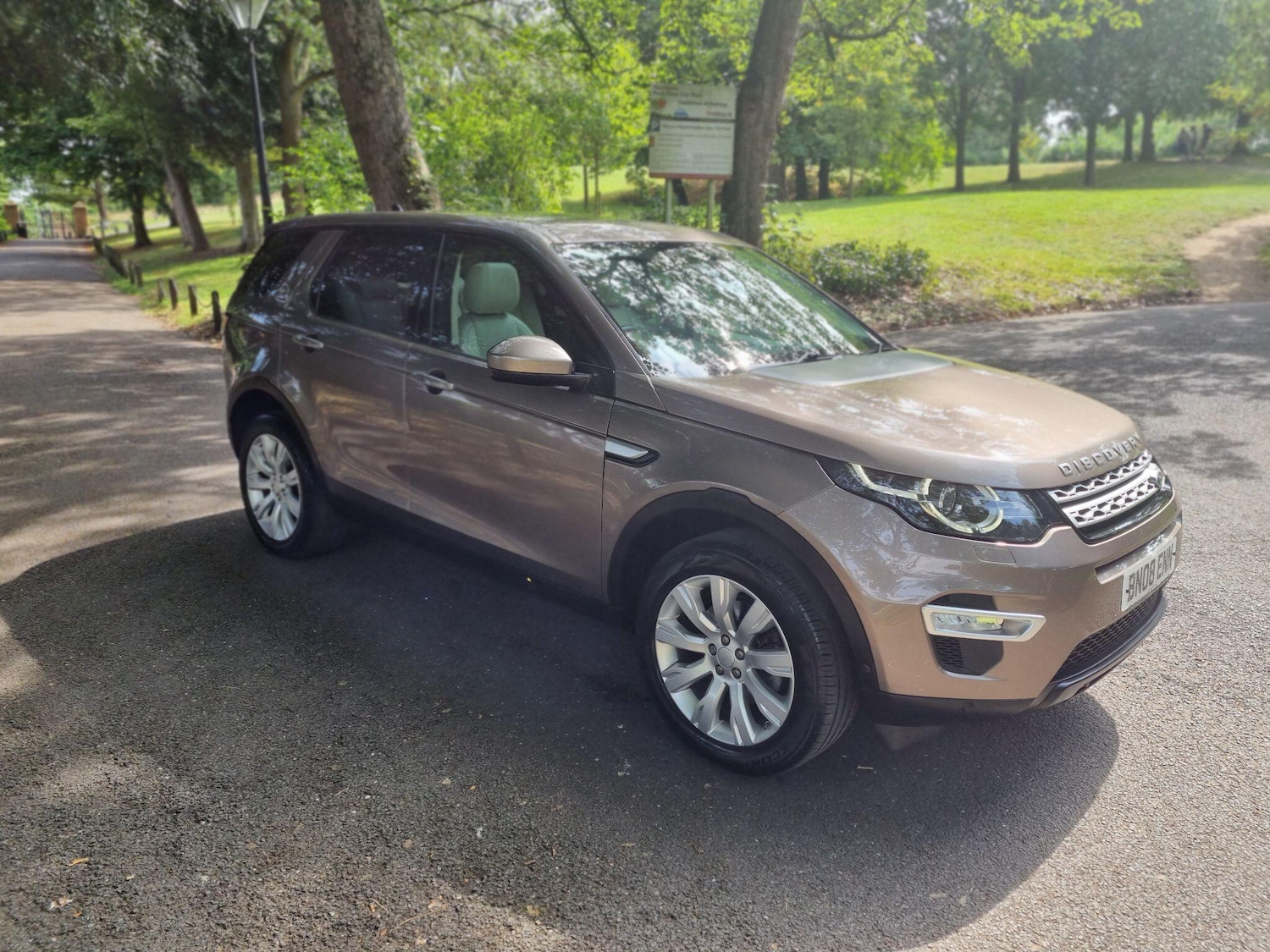 Used Land Rover Discovery Sport 2015 for sale - 77193202: Photo 4