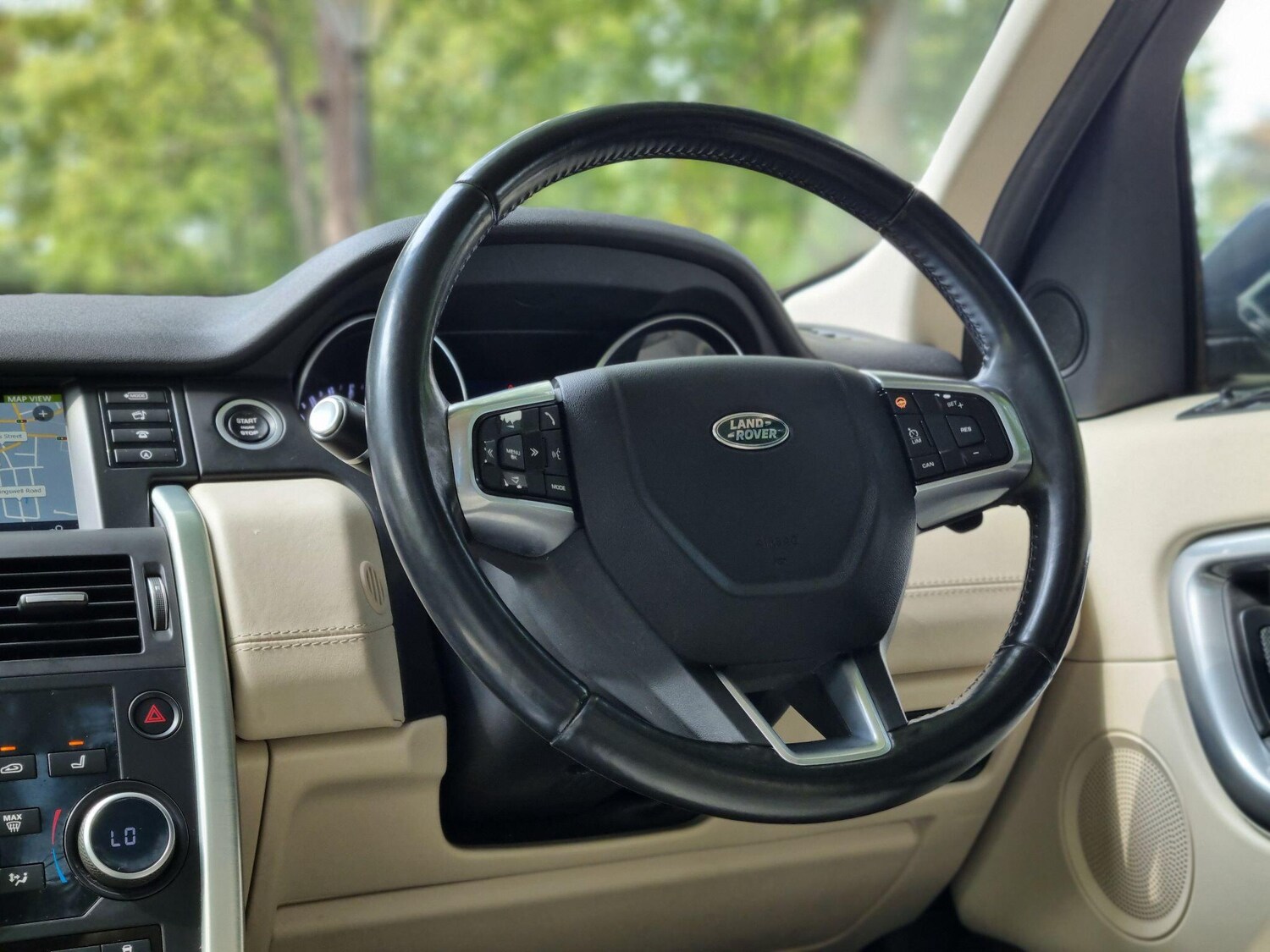 Used Land Rover Discovery Sport 2015 for sale - 77193202: Photo 41