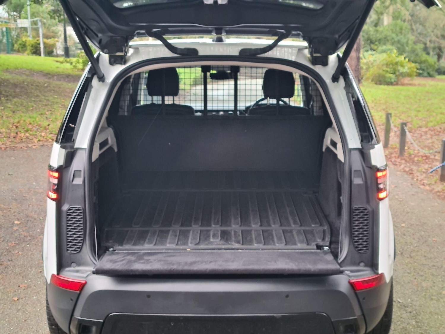 Used Land Rover Discovery 2020 for sale - 77646520: Photo 30