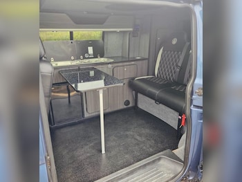 Used Volkswagen Transporter 2018 for sale - 79212426: Photo