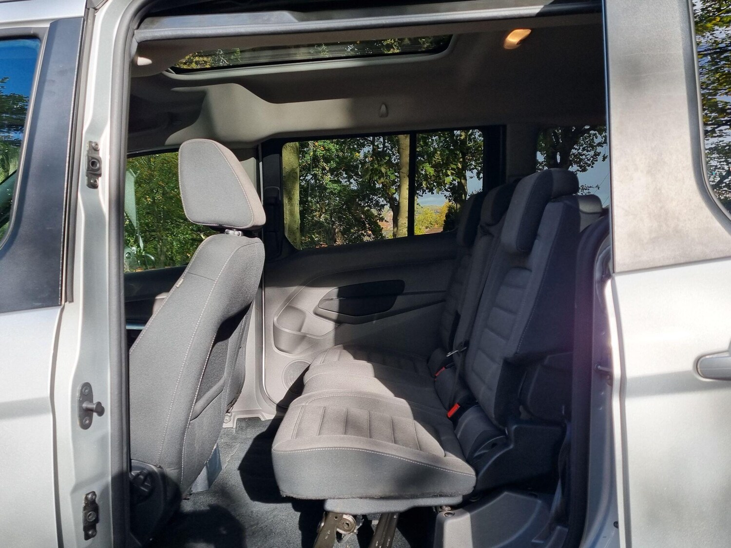 Used Ford Grand Tourneo Connect 2019 for sale - 77193198: Photo 30