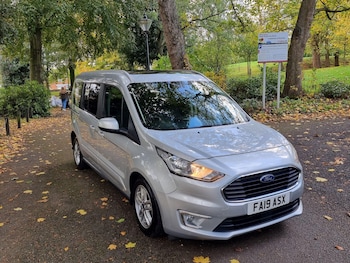 Used Ford Grand Tourneo Connect 2019 for sale - 77193198: Photo