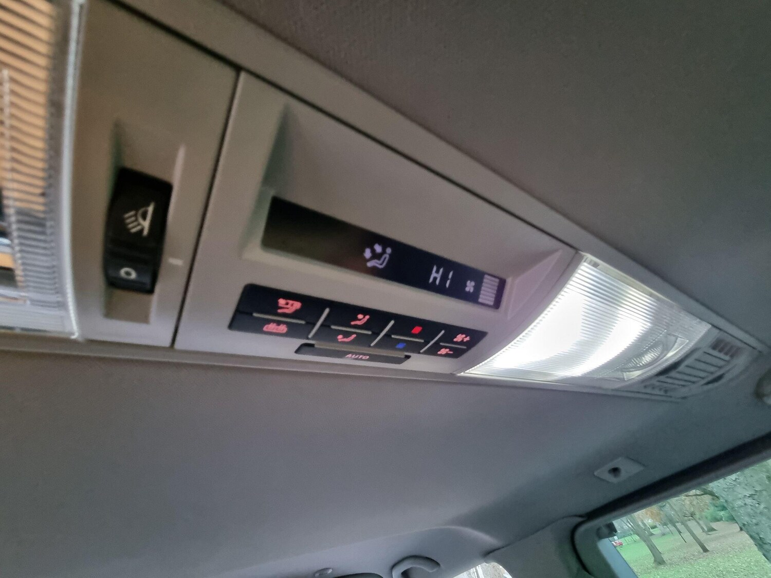 Used Volkswagen Caravelle 2016 for sale - 77193205: Photo 43