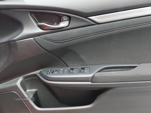 Used Honda Civic 2019 for sale - 76248103: Photo 18