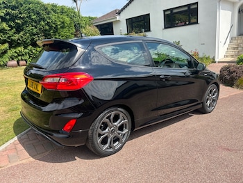 Used Ford Fiesta 2018 for sale - 75022800: Photo
