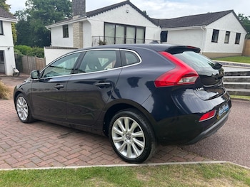 Used Volvo V40 2016 for sale - 78740677: Photo