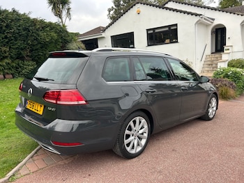 Used Volkswagen Golf 2018 for sale - 76305736: Photo