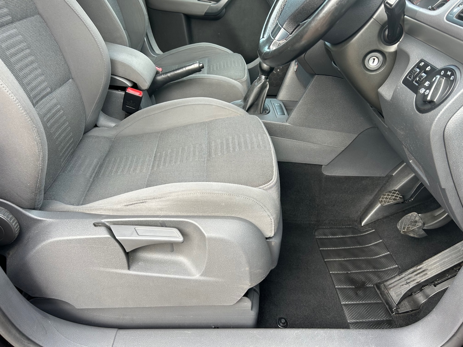 Used Volkswagen Touran 2009 for sale - 76324326: Photo 17