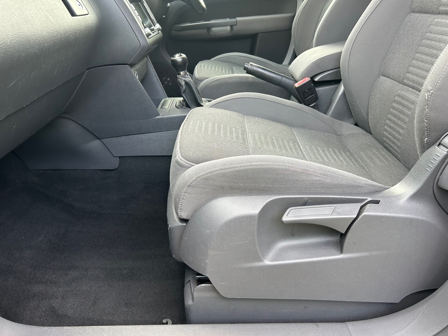 Used Volkswagen Touran 2009 for sale - 76324326: Photo 32
