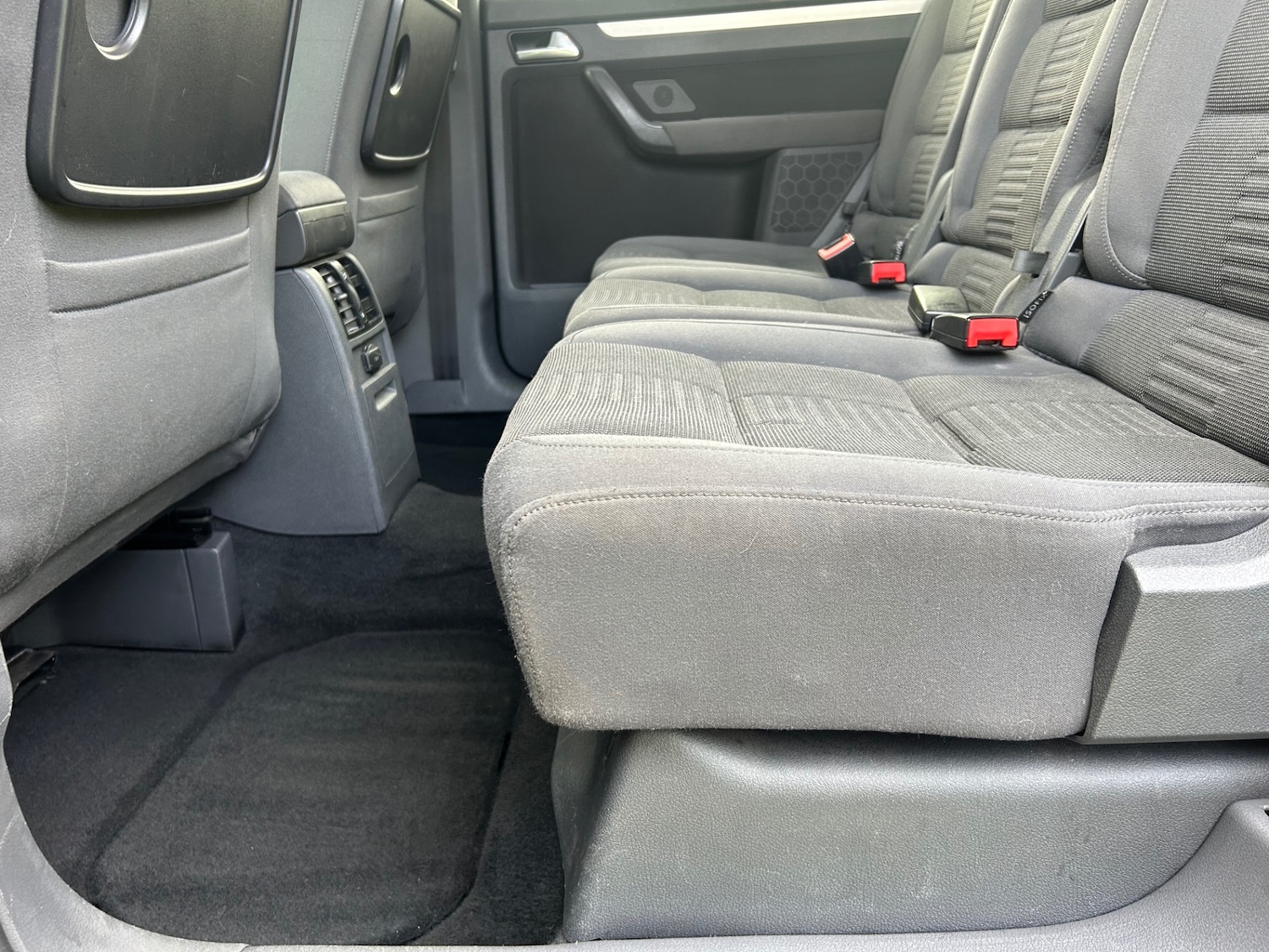 Used Volkswagen Touran 2009 for sale - 76324326: Photo 38