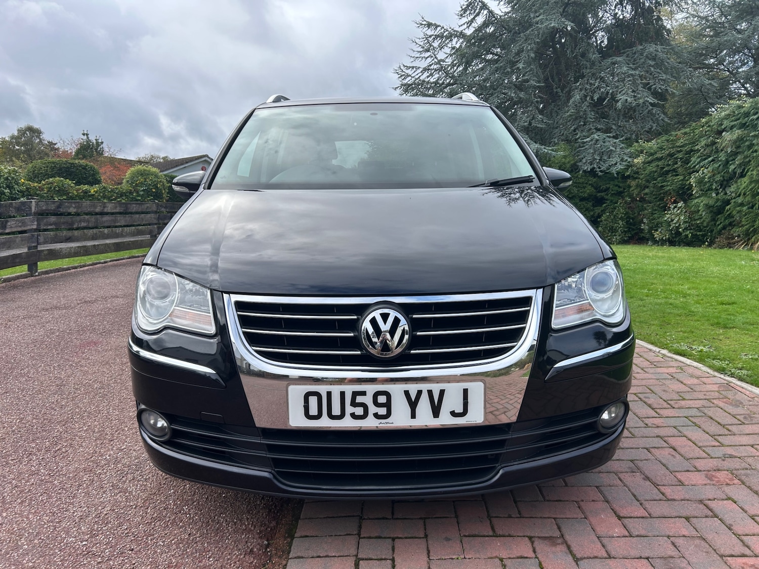 Used Volkswagen Touran 2009 for sale - 76324326: Photo 5