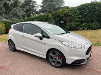 2016 (66) - 1.6 EcoBoost ST-2 3dr,MOUNTUNE UPGRADE,LOW MILE,HALF LEATHER,FSH,IMMACULATE