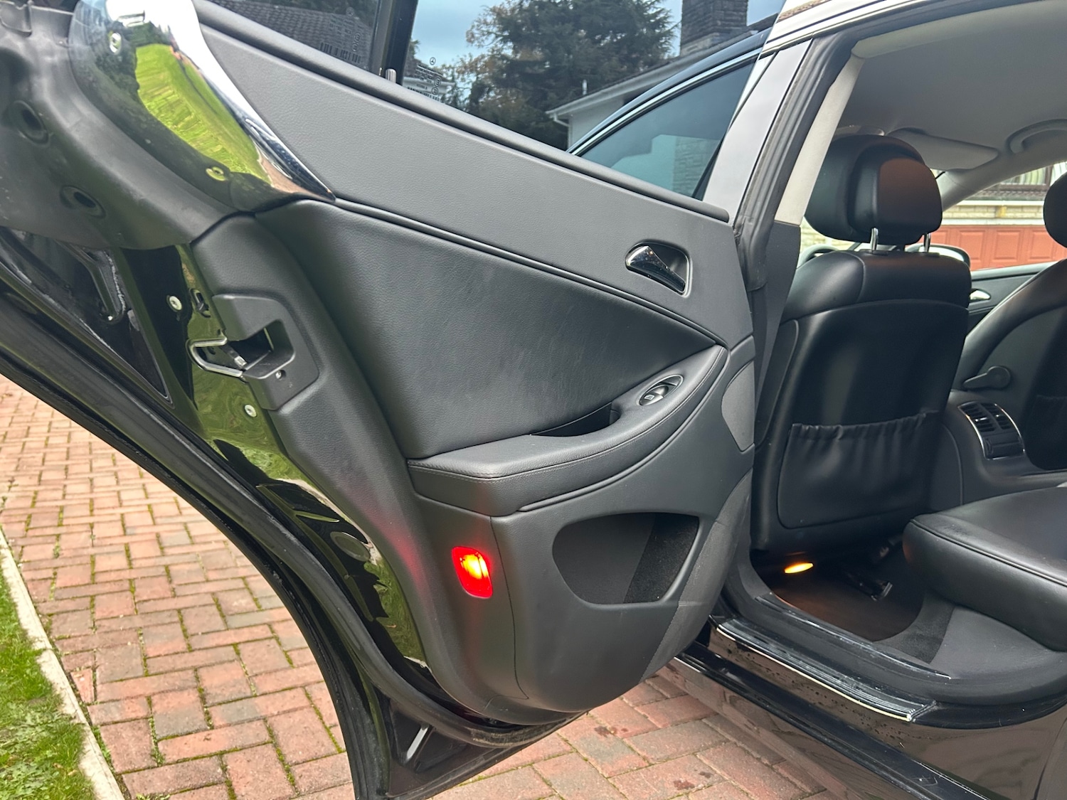 Used Mercedes-Benz CLS 2010 for sale - 76483249: Photo 31