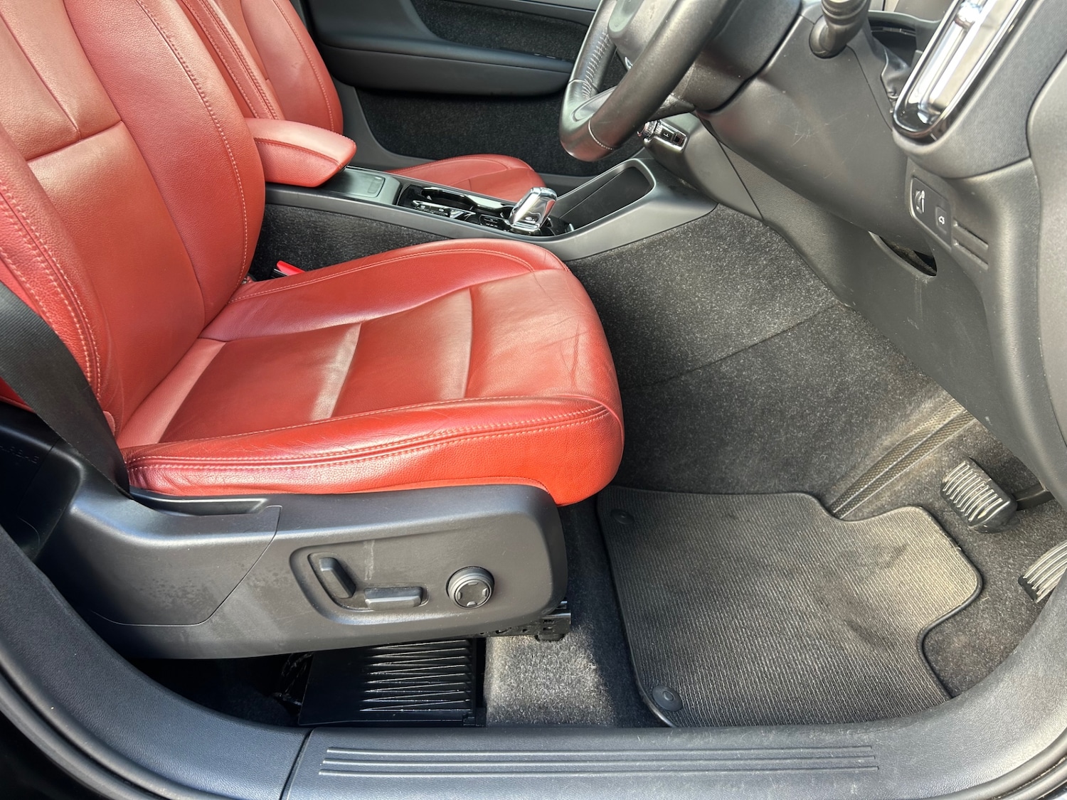 Used Volvo XC40 2019 for sale - 76332807: Photo 17