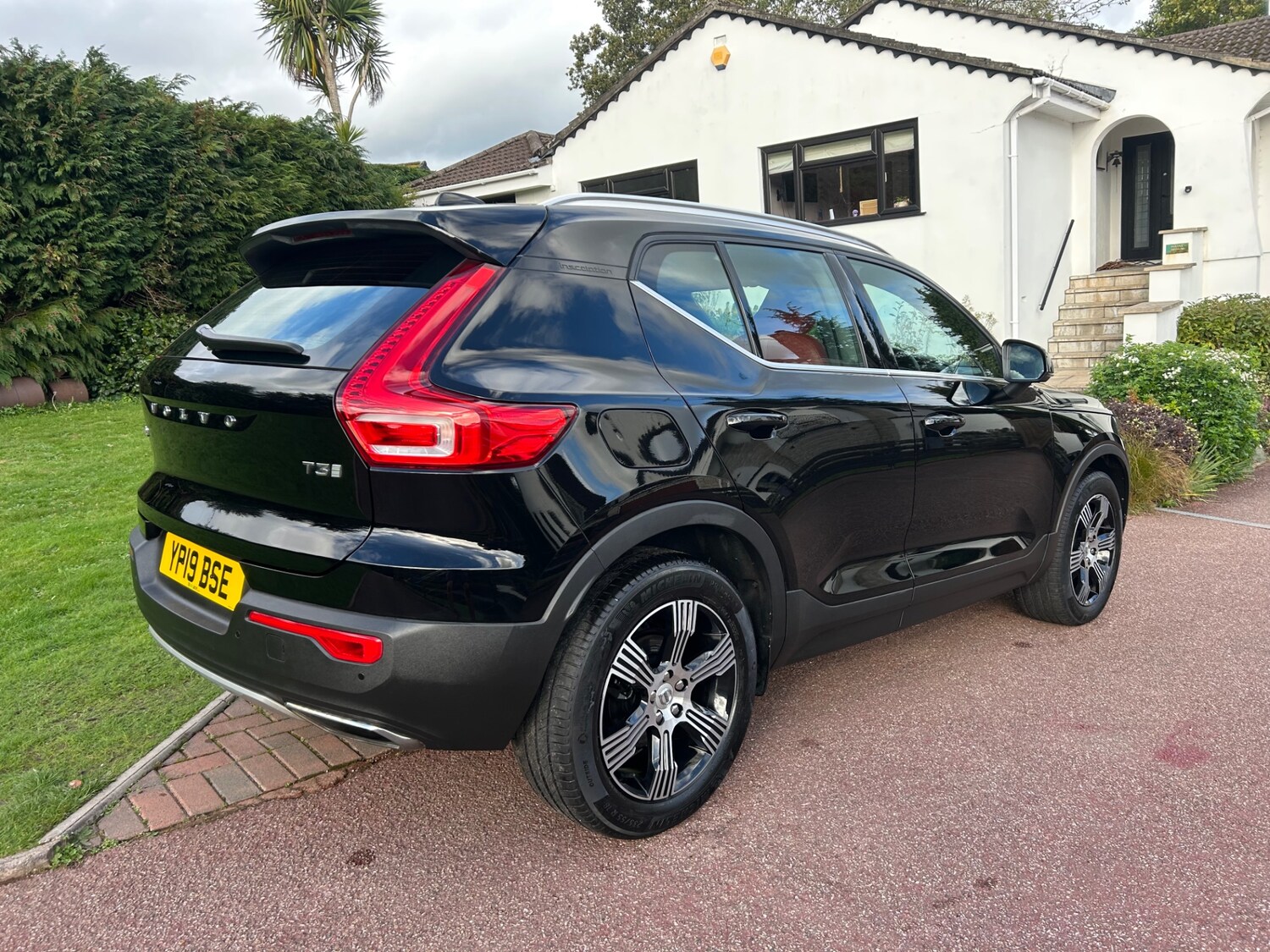 Used Volvo XC40 2019 for sale - 76332807: Photo 3