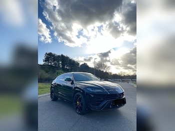 2022 (22) - 4.0T FSI V8 5dr Auto