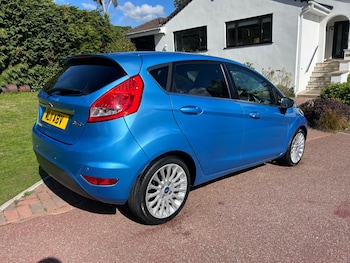 Used Ford Fiesta 2011 for sale - 76058342: Photo
