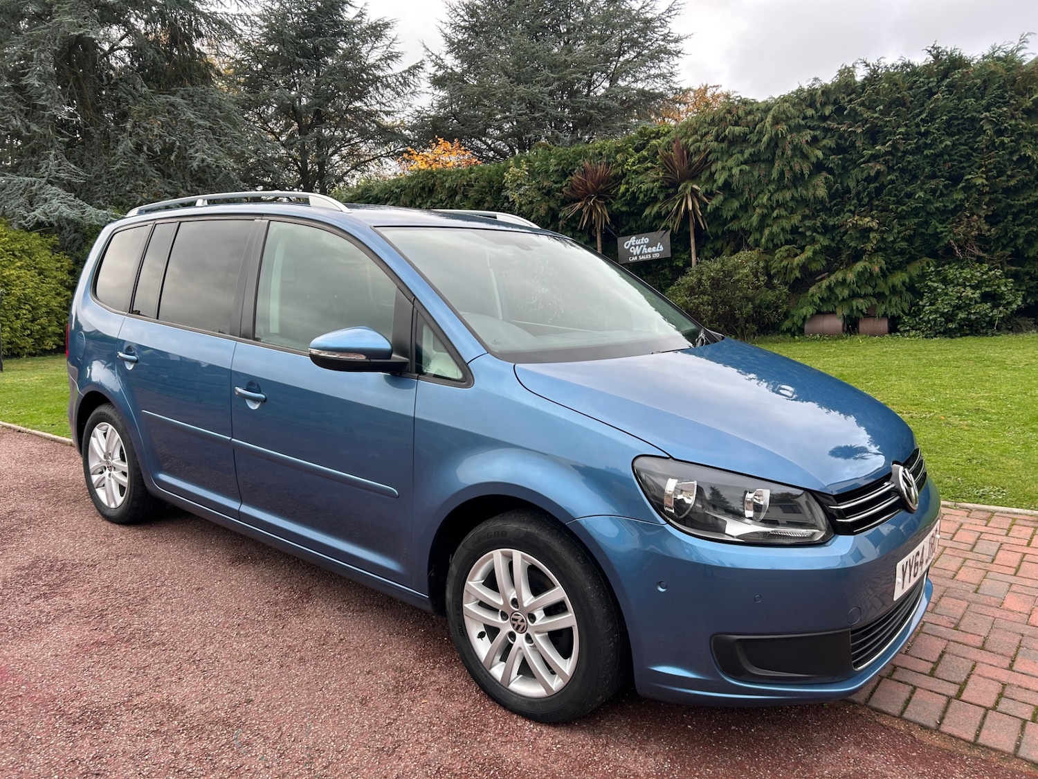 Used Volkswagen Touran 2014 for sale - 76479510: Photo 1