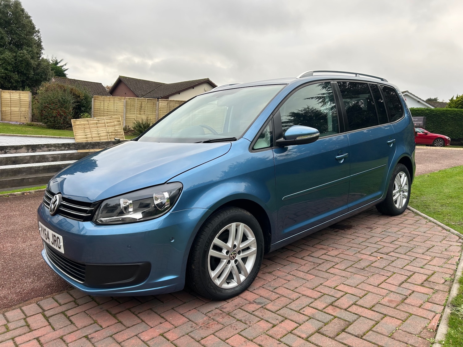 Used Volkswagen Touran 2014 for sale - 76479510: Photo 2