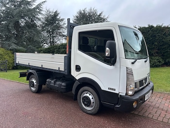 Nissan Cabstar feature image