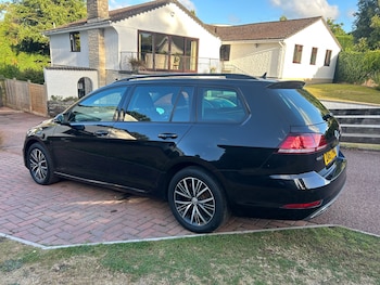 Used Volkswagen Golf 2017 for sale - 75744854: Photo