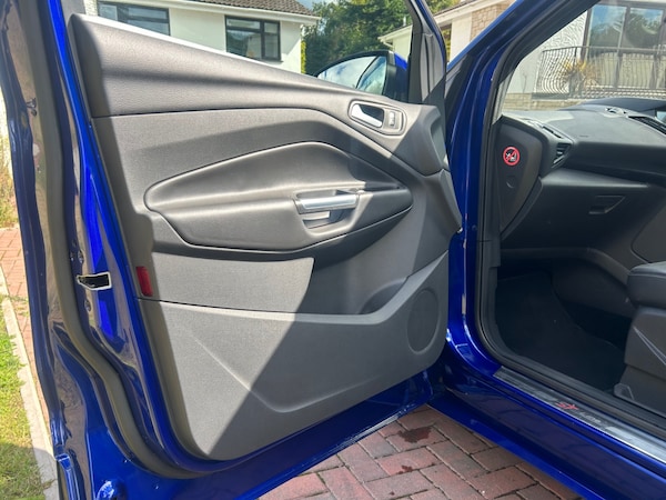 Used Ford Kuga 2017 for sale - 75778097: Photo 32