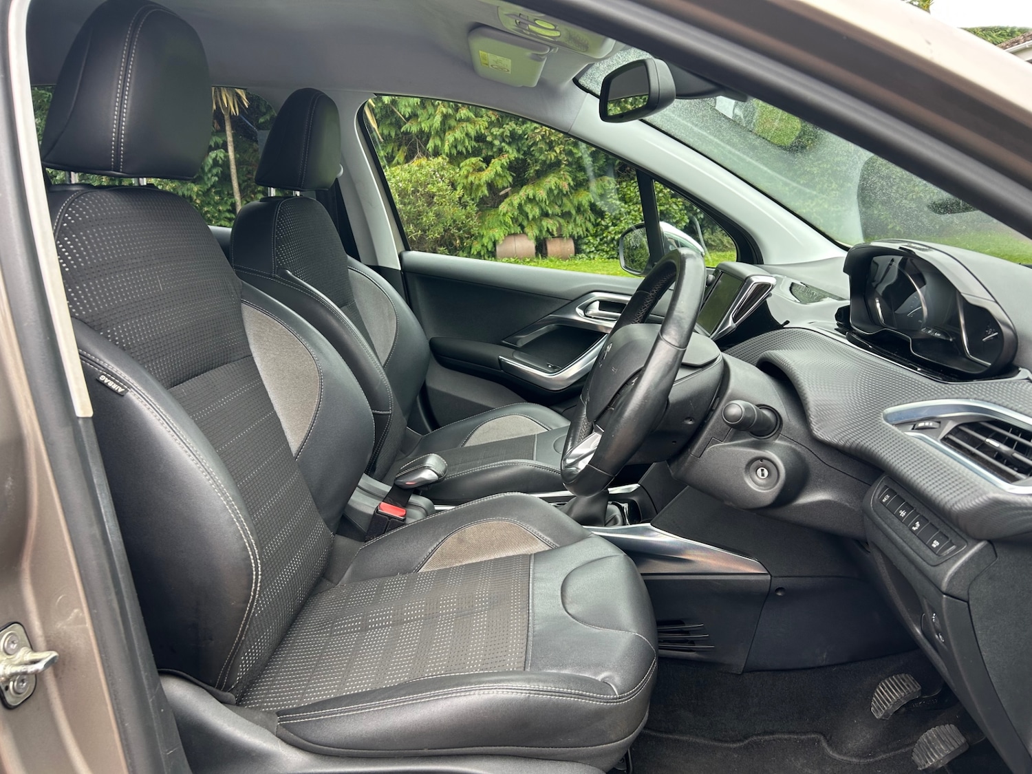 Used Peugeot 2008 2015 for sale - 76212251: Photo 11