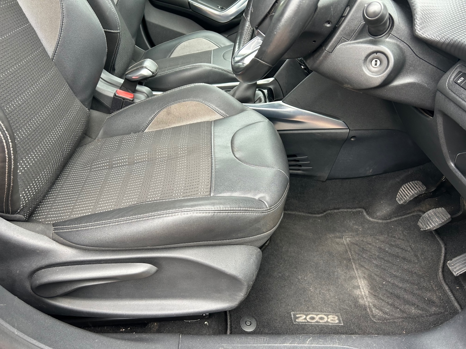 Used Peugeot 2008 2015 for sale - 76212251: Photo 13