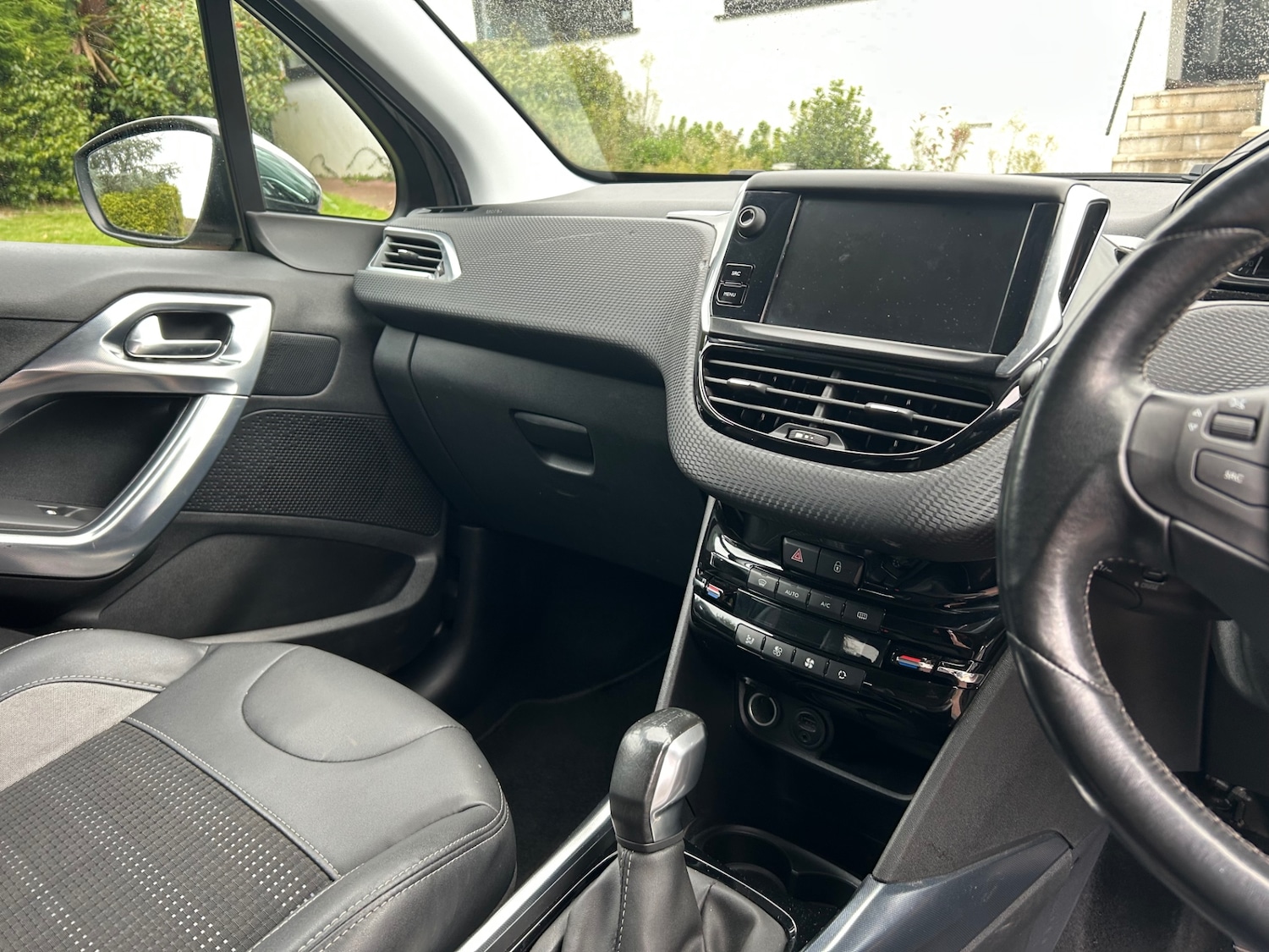 Used Peugeot 2008 2015 for sale - 76212251: Photo 16