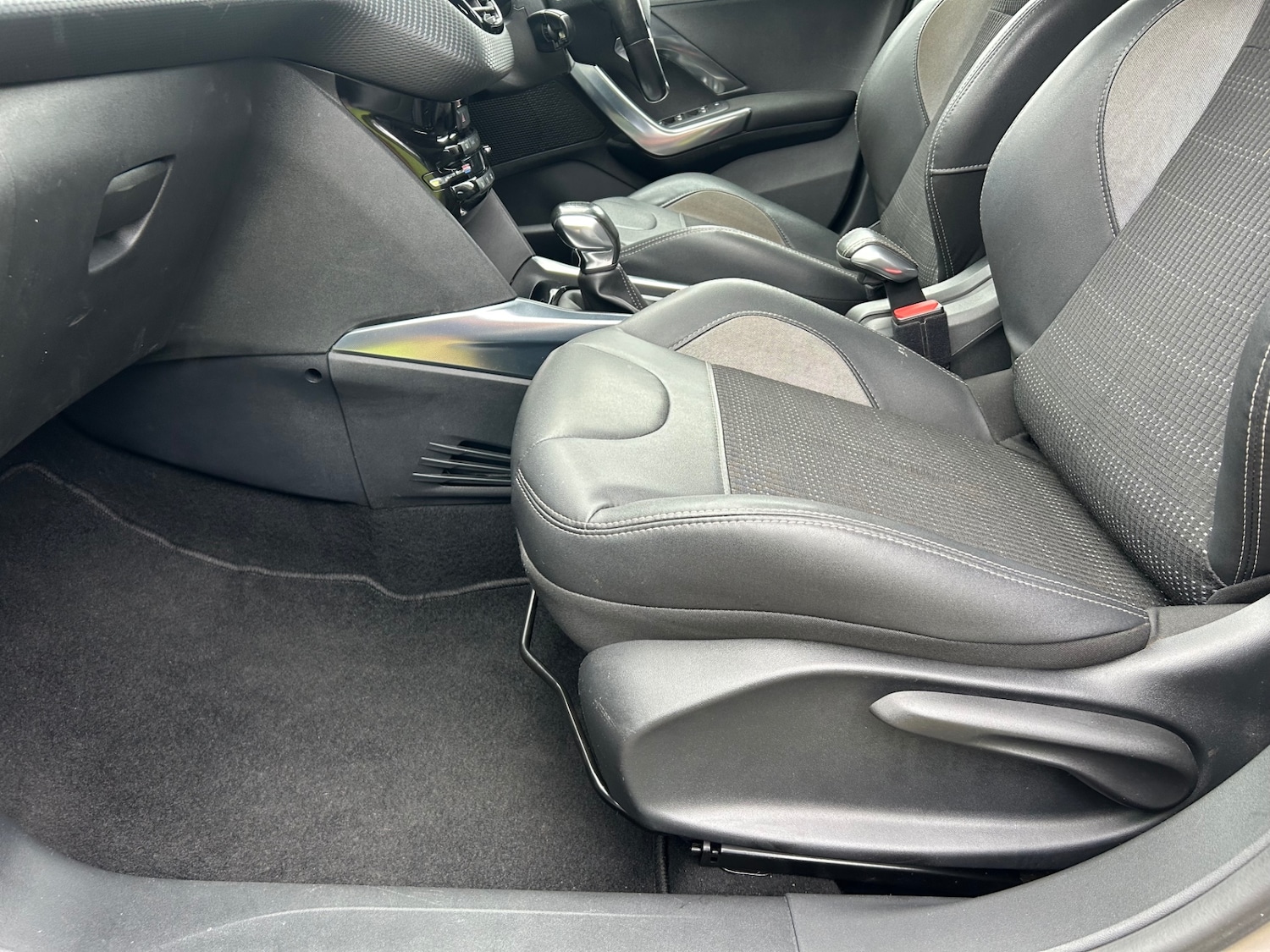 Used Peugeot 2008 2015 for sale - 76212251: Photo 22