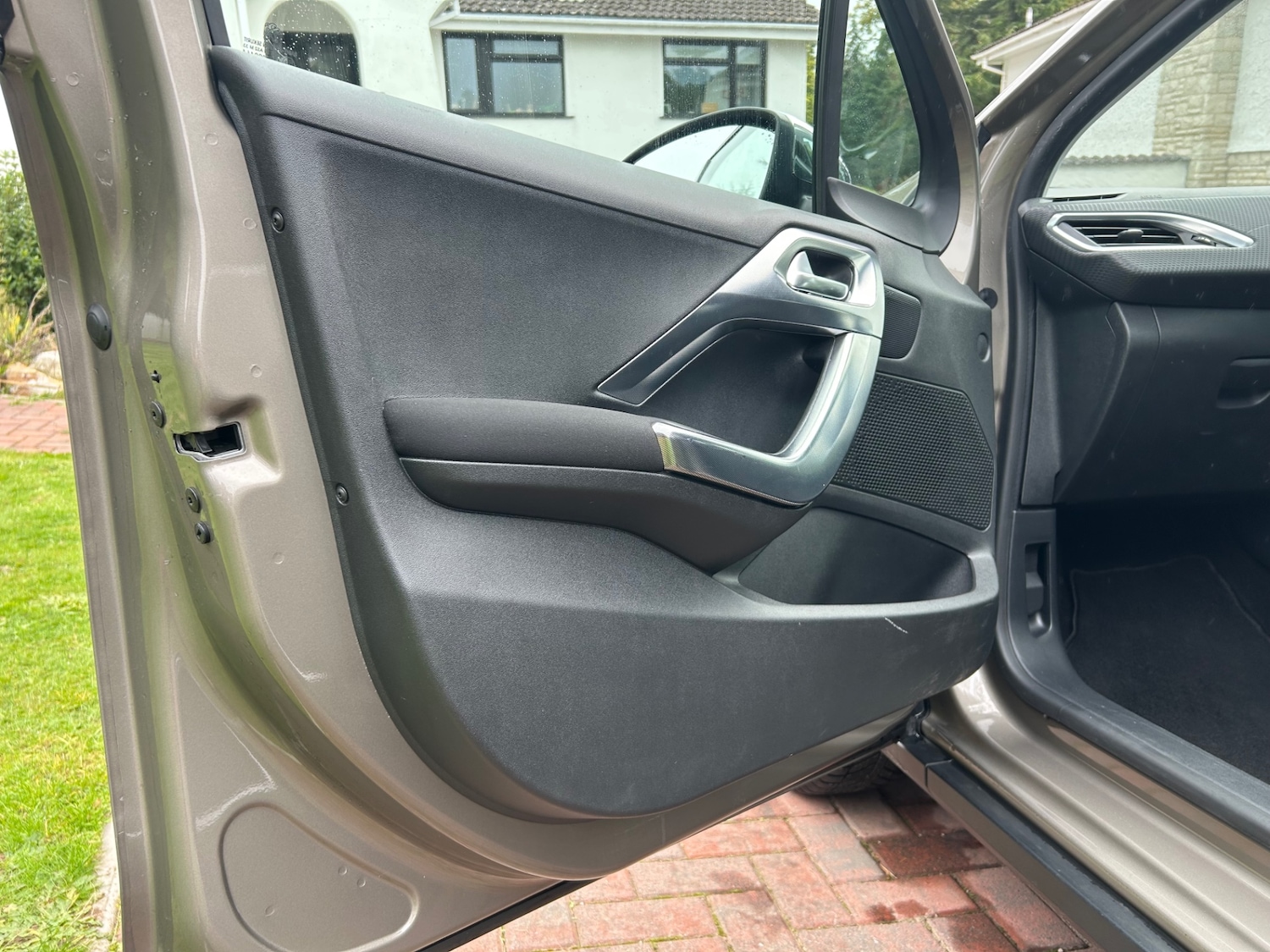 Used Peugeot 2008 2015 for sale - 76212251: Photo 24