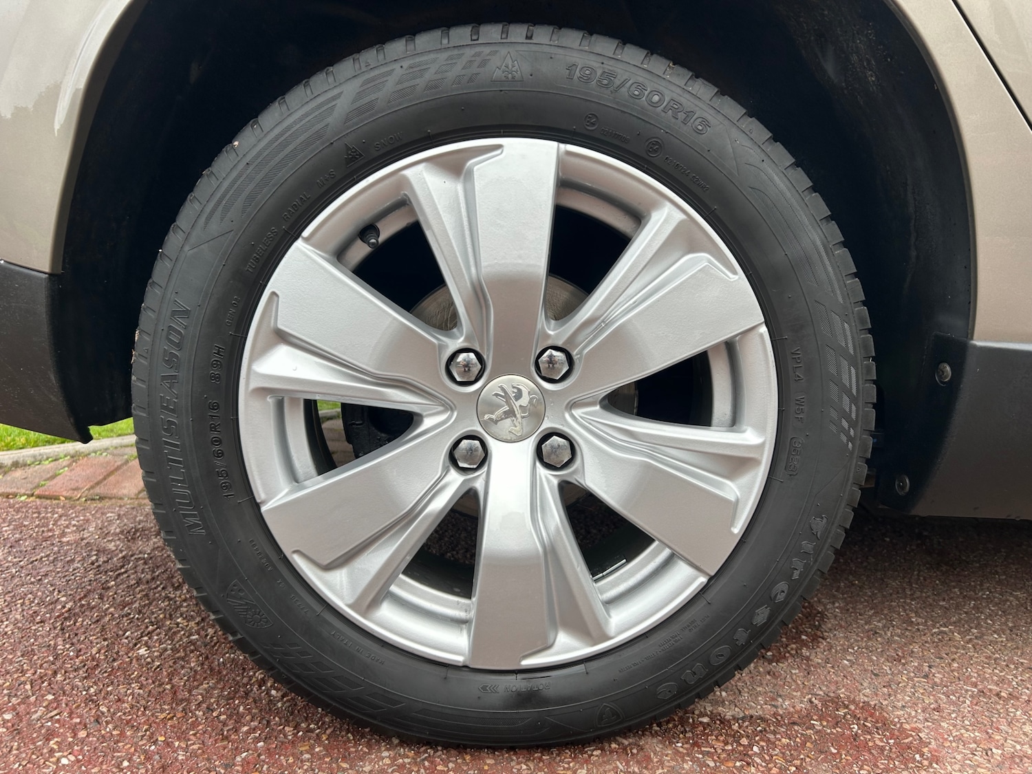 Used Peugeot 2008 2015 for sale - 76212251: Photo 30