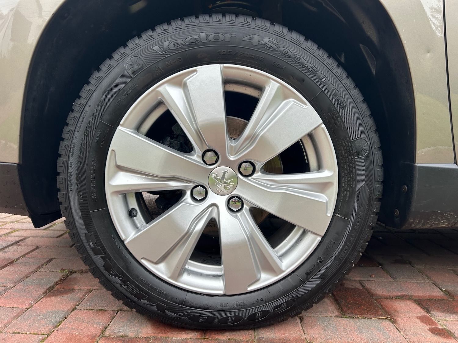 Used Peugeot 2008 2015 for sale - 76212251: Photo 32