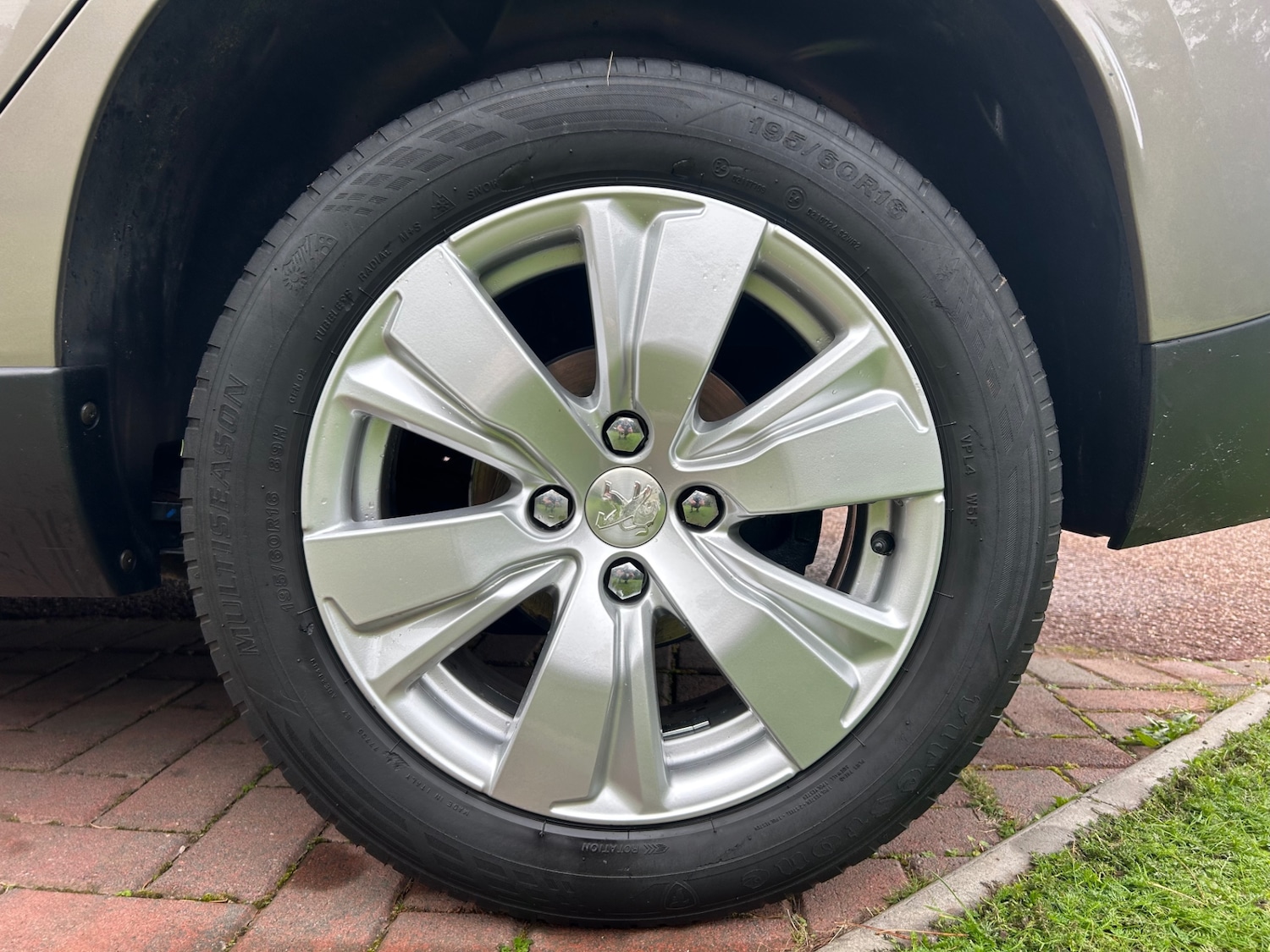 Used Peugeot 2008 2015 for sale - 76212251: Photo 33