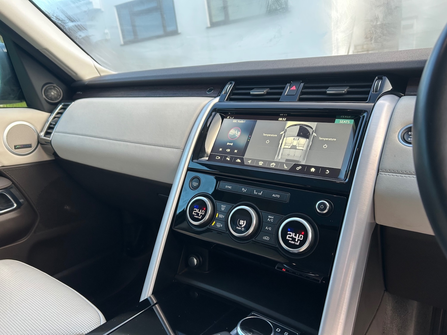 Used Land Rover Discovery 2017 for sale - 77015182: Photo 19