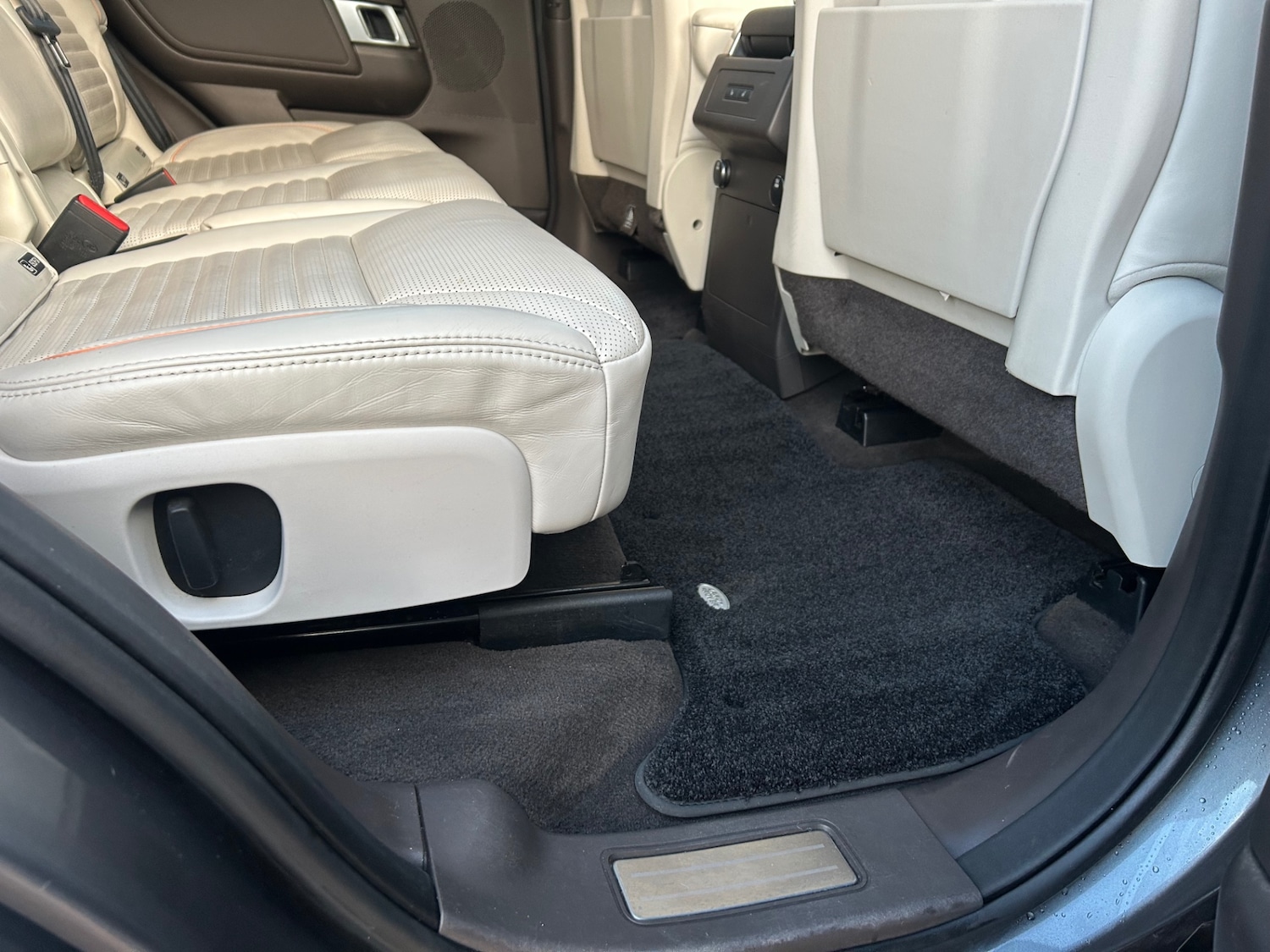 Used Land Rover Discovery 2017 for sale - 77015182: Photo 24