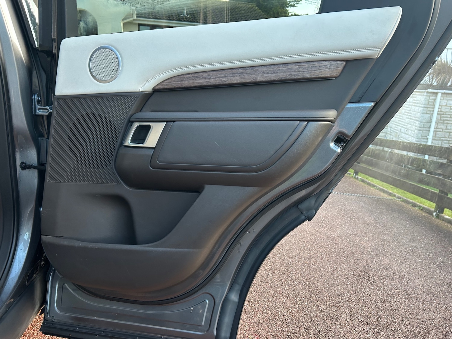 Used Land Rover Discovery 2017 for sale - 77015182: Photo 27