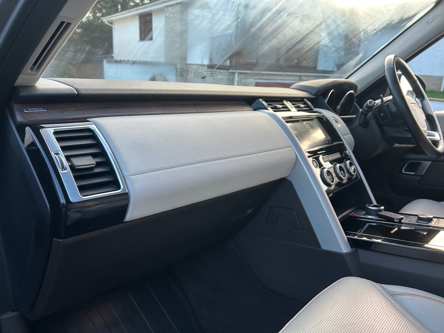 Used Land Rover Discovery 2017 for sale - 77015182: Photo 32